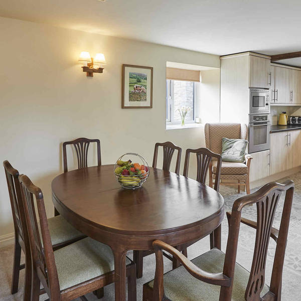 Valley View Farm Cottages, Granary Dinning area 