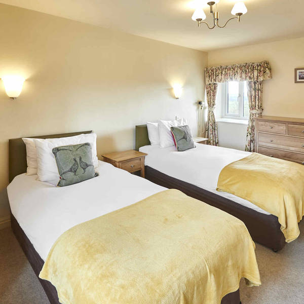 Valley View Farm Cottages, twin bedroom 