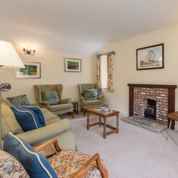 Valley View Farm Cottages, Holt Cottage Living room 