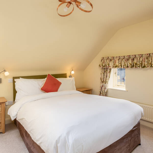 Valley View Farm, Drey Cottage Master Bedroom 