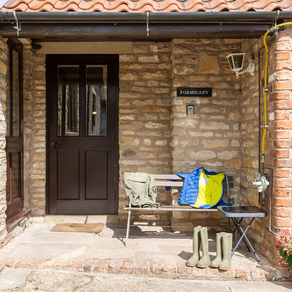 Valley View Farm Cottages, Formicary Outdoor Space 